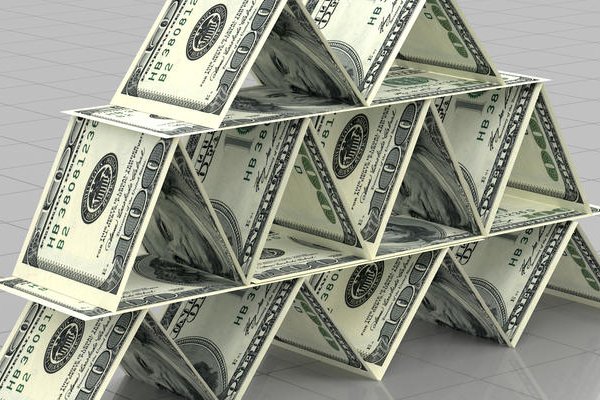 10 признаков финансовой пирамиды